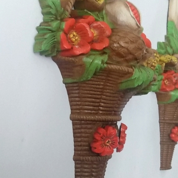 Burwood 1969 faux wicker Basket w/ fruit, flowers wall plaques - Picture 6 of 16